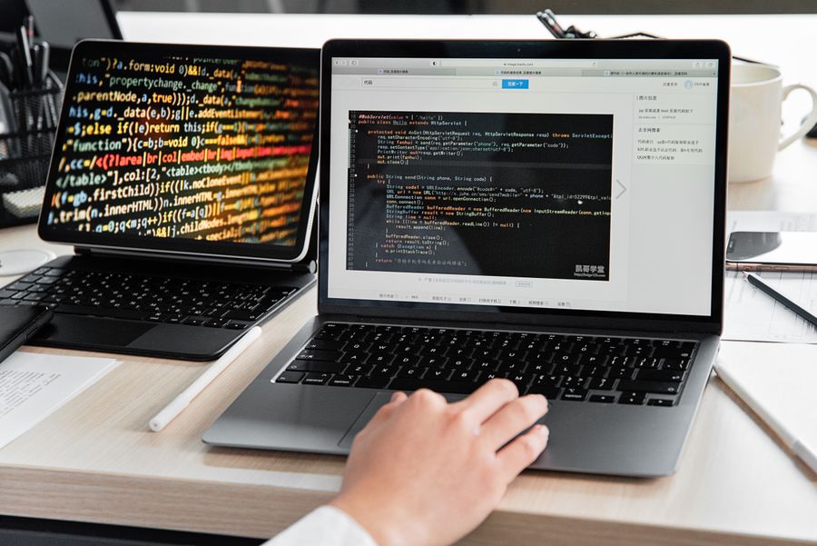 developer coding