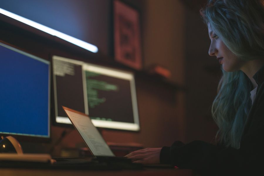 coding on multiple screens
