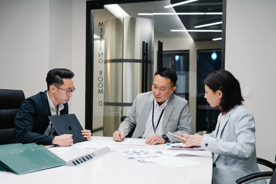 AI team meeting